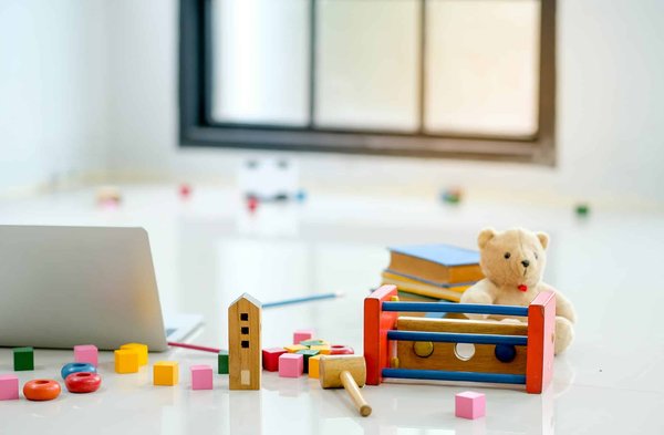 Quel a été le rôle de la Bandai WonderSwan Color dans la compétition des consoles portables au Japon ?